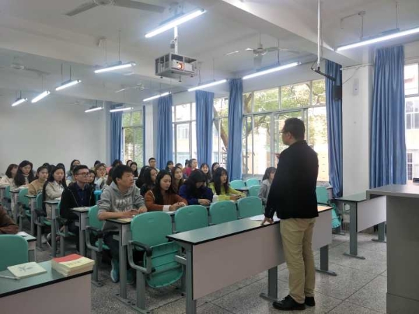 20181012学生一支部积极开展发展对象及入党积极分子培训动员会图1.jpg